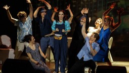Мюзикл «Две легенды, два хита: из Chicago в Mamma Mia!»