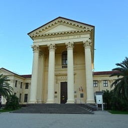 Выставка «Триалог»