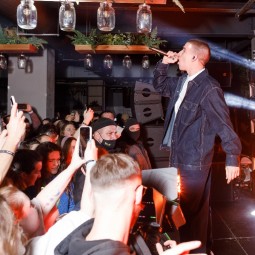 Мультиформатное пространство Food Street