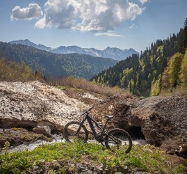 Туры на электровелосипедах на курорте «Роза Хутор» 2020
